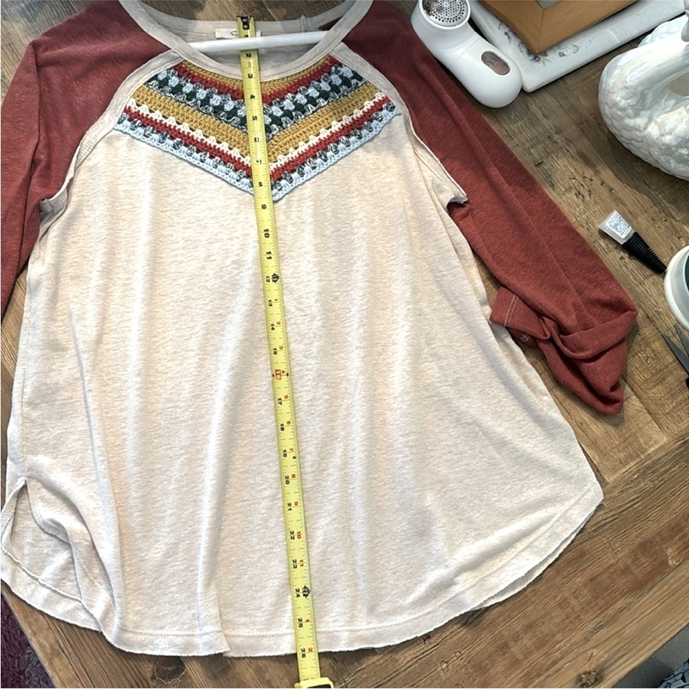 Easel Crochet Aztec Raglan Baseball Style Top. Women’s Sz-M Casual Chevron Boho - Picture 9 of 9